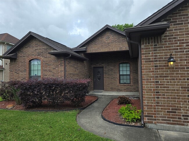 5118 Bayou Dr