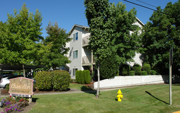 Chancellor Apartments in Salem, OR - Building Photo - Building Photo