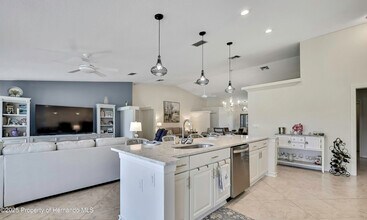 2368 Fairskies Dr in Spring Hill, FL - Building Photo - Building Photo