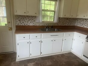 422 Cascade Ave in Rocky Mount, NC - Building Photo - Building Photo