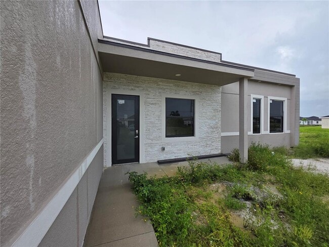 property at 1035 Kismet Pkwy W