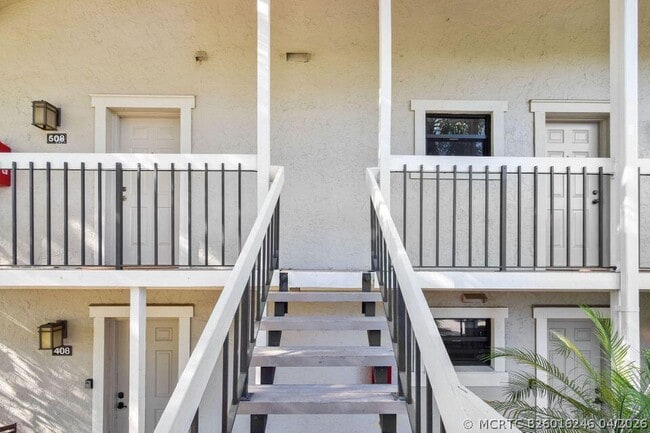 property at 11863 Wimbledon Cir