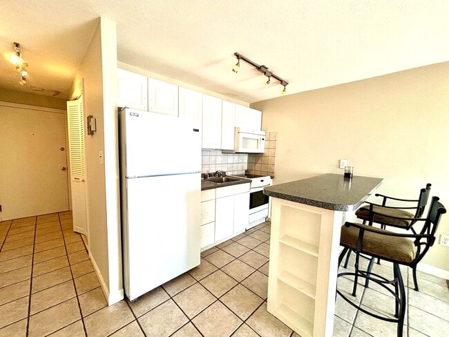383 Revere Beach Blvd, Unit 4 in Revere, MA - Building Photo - Building Photo