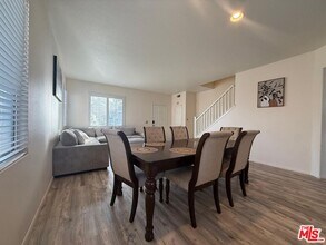 719 E Ave Q10 in Palmdale, CA - Building Photo - Building Photo