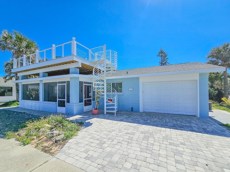 111 S 5th St, Unit 16 in Flagler Beach, FL - Building Photo