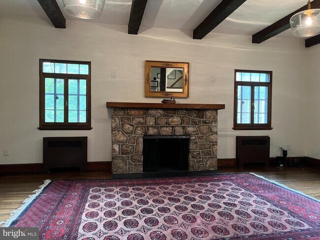 8514 Woodhaven Blvd in Bethesda, MD - Building Photo - Building Photo