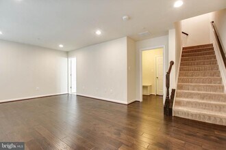 7048 Foxton Way in Elkridge, MD - Building Photo - Building Photo