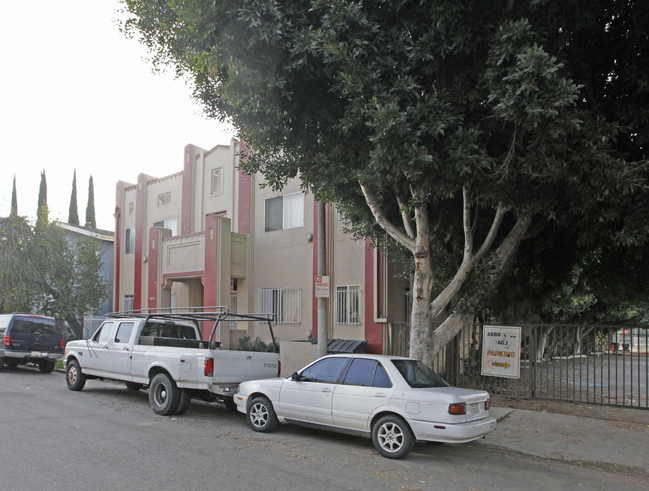 5534 Fernwood Ave in Los Angeles, CA - Building Photo - Building Photo