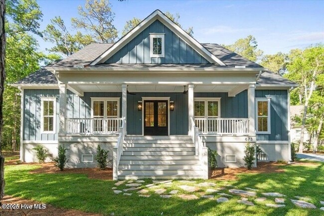 property at 673 Carolina Bay Ct