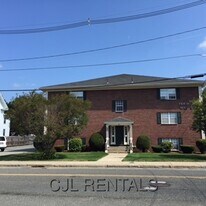 50 Franklin St in Stoneham, MA - Building Photo