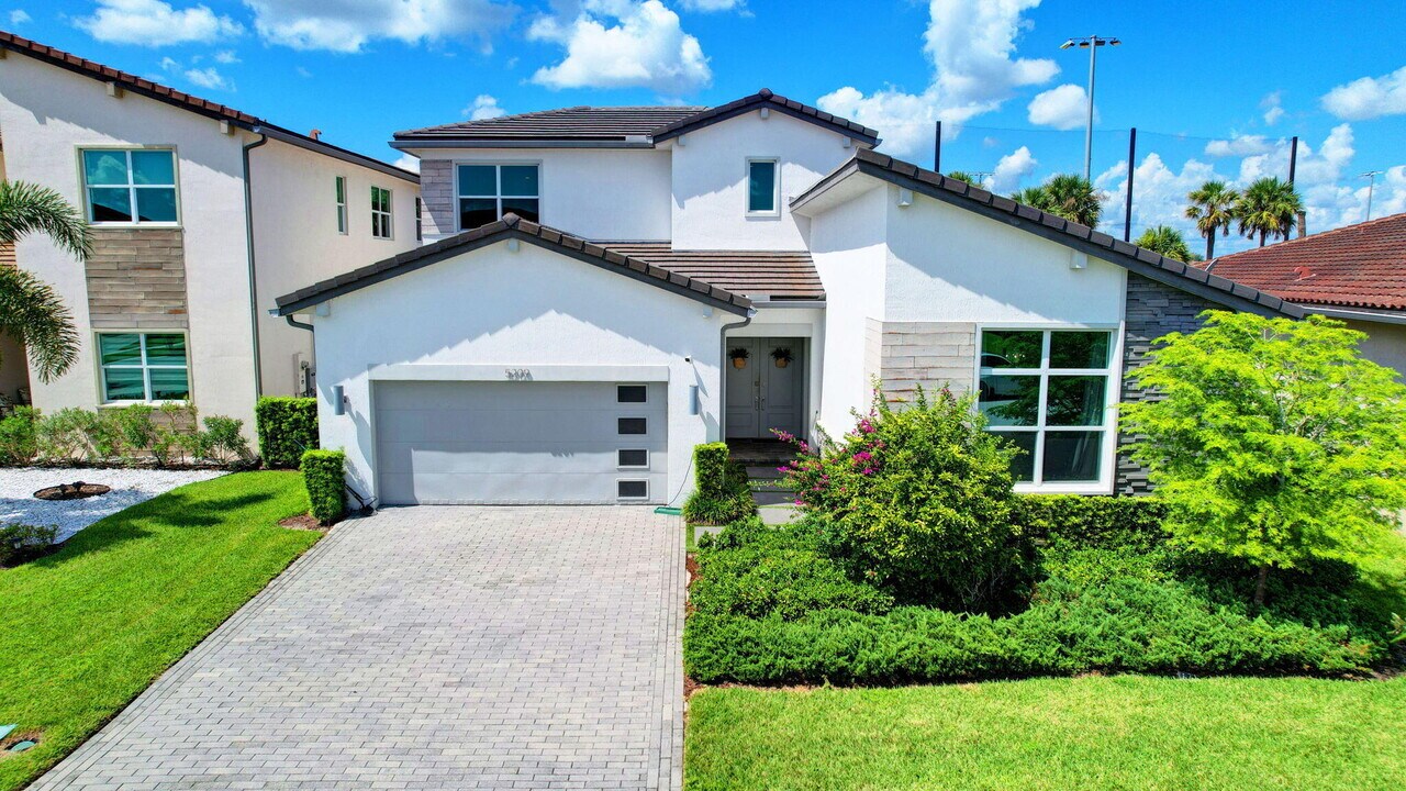 5209 Beland Dr in Wellington, FL - Building Photo