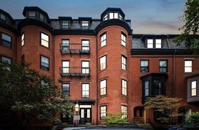 8 Brimmer St, Unit 1