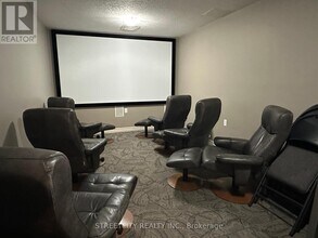 250 Pall Mall St in London, ON - Building Photo - Building Photo