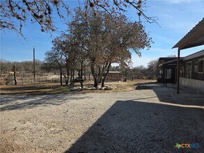 265 Sandy Oaks Dr in Seguin, TX - Building Photo - Building Photo