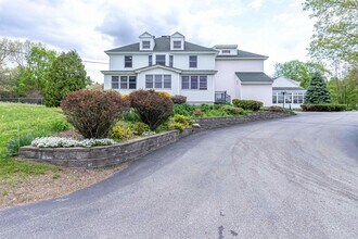 29 Center St in Goffstown, NH - Building Photo - Building Photo