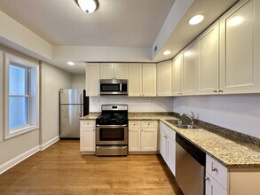 3050 N Milwaukee Ave, Unit 3C in Chicago, IL - Foto de edificio - Building Photo