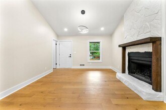 4043 Chedworth Way in Stone Mountain, GA - Building Photo - Building Photo