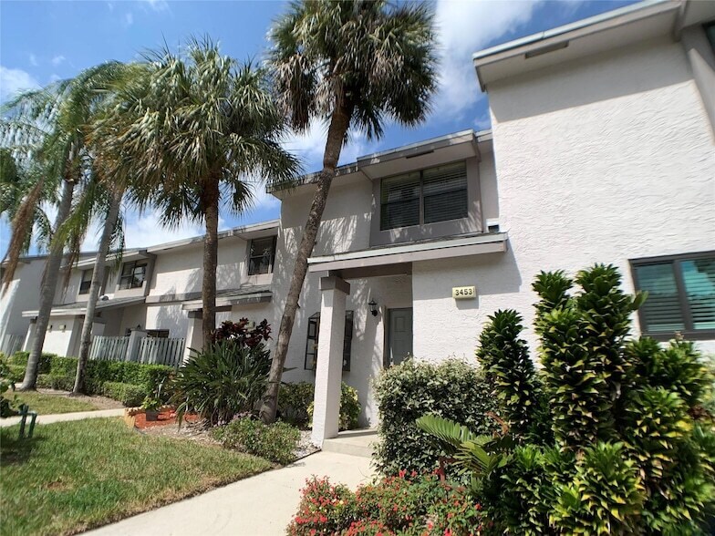 3453 Carambola Cir S in Coconut Creek, FL - Building Photo