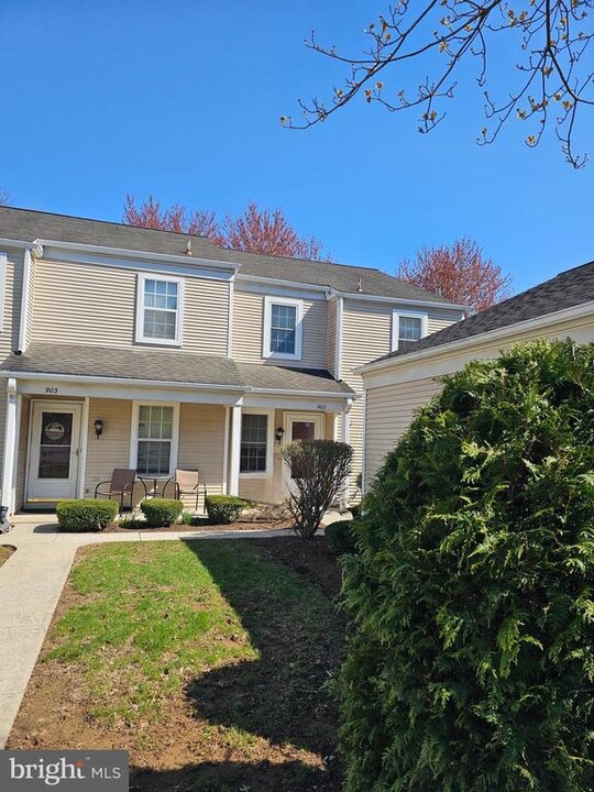 902 Cambridge Ct in Palmyra, PA - Foto de edificio