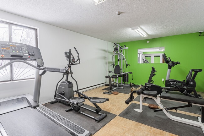 Le Villeroy in St-Lambert, QC - Building Photo - Building Photo