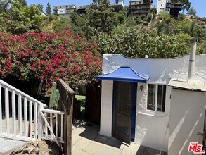 2565 Glen Green St in Los Angeles, CA - Building Photo - Building Photo