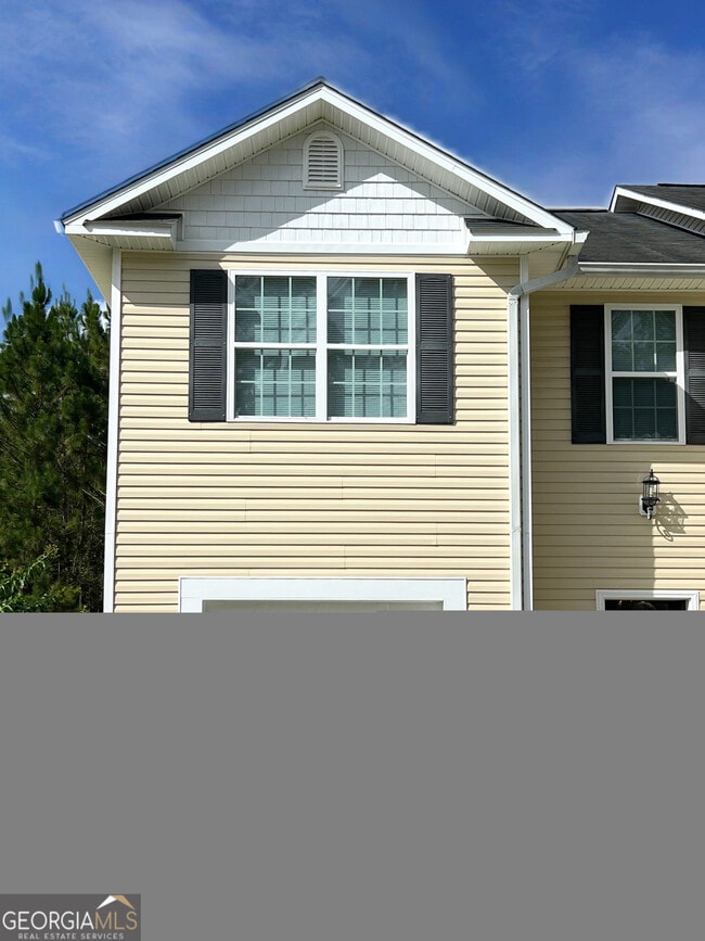 property at 822 Davis Ave