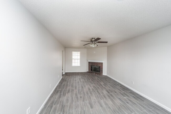 4560 Cedar Ridge Cove in Memphis, TN - Building Photo - Building Photo