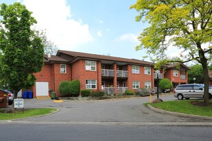 25 Thornhill Summit Dr in Markham, ON - Building Photo