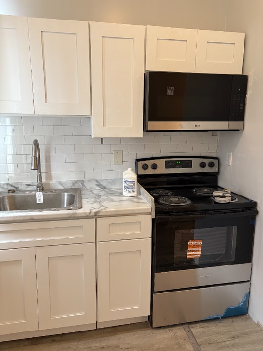 5900 Christian St in Philadelphia, PA - Building Photo