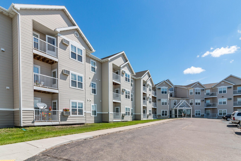 Ithica Heights Apartments in Bismarck, ND - Foto de edificio