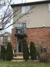 15 Chapman Ln in Hamilton, ON - Building Photo - Building Photo