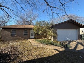 306 E 3rd St in Owasso, OK - Building Photo