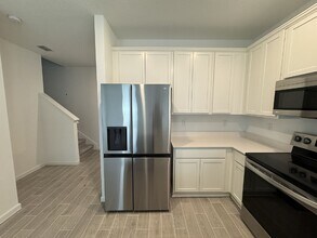 1688 Gdn Grv Ct in Jacksonville, FL - Foto de edificio - Building Photo