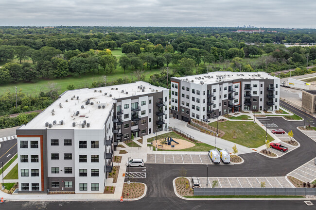 The Regent & The Oxford in Wauwatosa, WI - Building Photo - Building Photo