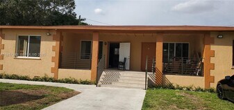 1740 NE 148th St in Miami, FL - Building Photo