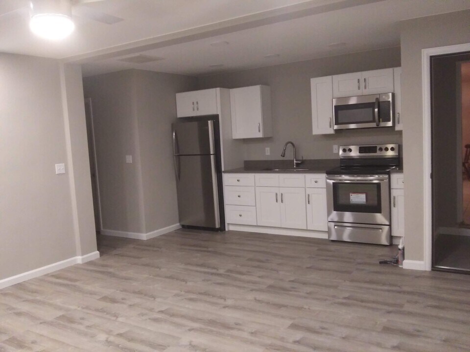 111 S Dale Ct in Denver, CO - Building Photo