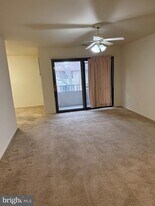 503 Florida Ave in Herndon, VA - Building Photo