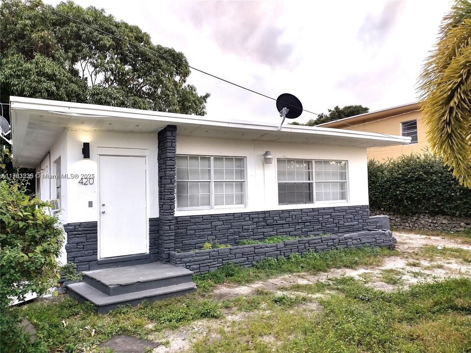 420 NW 59th Terrace in Miami, FL - Building Photo