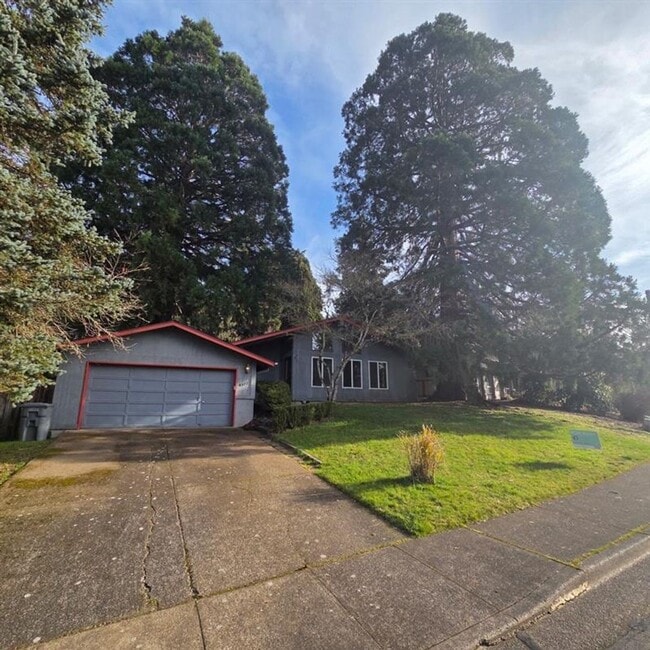 property at 4572 NW Elmwood Dr