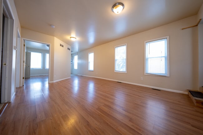 1097 24th Ave SE in Minneapolis, MN - Building Photo - Building Photo
