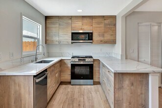 4239 Moraga Ave in San Diego, CA - Building Photo - Building Photo
