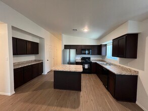 7944 E 46th St in Yuma, AZ - Building Photo - Building Photo