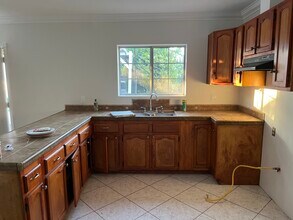 2813 N Santa Fe Ave in Compton, CA - Building Photo - Building Photo