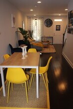 1012 McDonogh St in Baltimore, MD - Foto de edificio - Building Photo