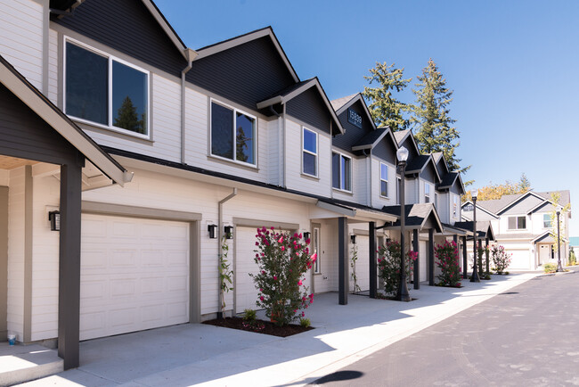 Harley Townhomes in Oregon City, OR - Building Photo - Building Photo