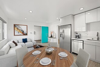 249 S Coronado St in Los Angeles, CA - Building Photo - Building Photo