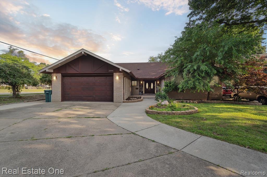 23944 Fordson Dr in Dearborn, MI - Building Photo