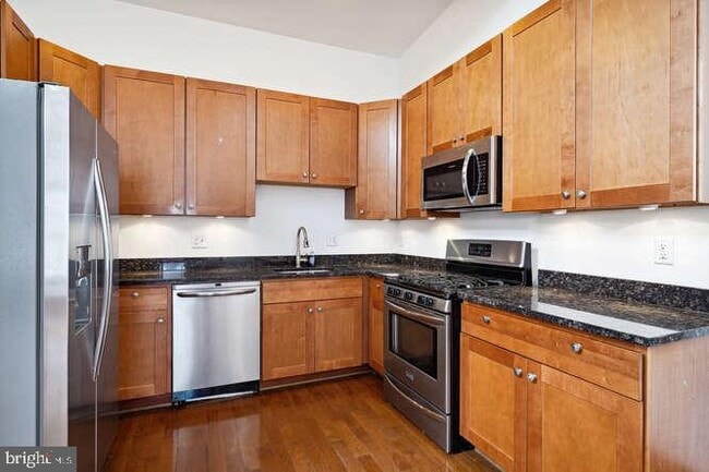 1337 Girard St NW in Washington, DC - Building Photo - Building Photo