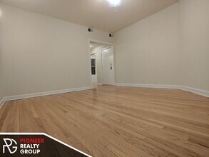 533 W Aldine Ave, Unit 554-W1 in Chicago, IL - Foto de edificio - Building Photo