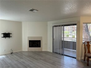 5044 S Rainbow Blvd in Las Vegas, NV - Building Photo - Building Photo
